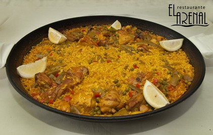 Paella Valenciana El Arenal. Paella Valenciana, Arrocería Restaurante El Arenal Alcocebre.